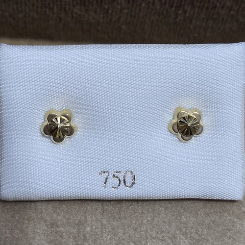 Earings Gold (18k) weight (0.4-0.7)gr safety Lock per piece