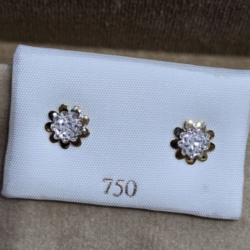 Earings Gold (18k) weight (0.4-0.7)gr safety Lock per piece