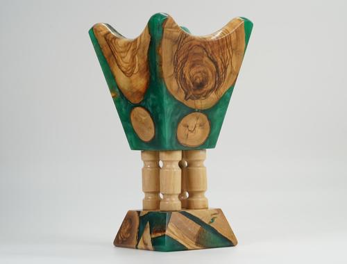 M-Green Desman Incense Burner - When the past meets the present.. We present to you this elegant, high-quality incense burner made of olive wood and epoxy.