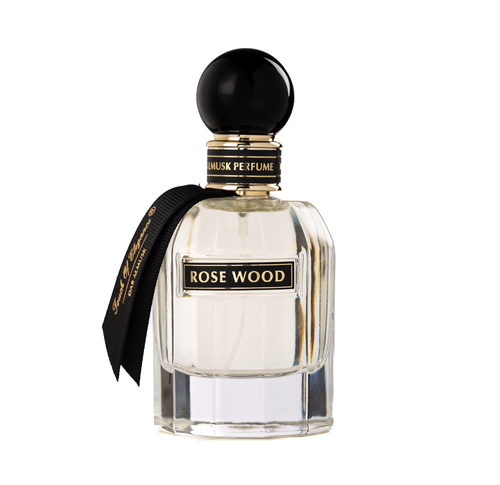 ROSE WOOD - العطر يتكون من هدوء زيت البرغموت وفوحان زهرة الياسمين وأخيراً فخامة الأخشاب التي لها تأثير مخملي في عالم العطور.