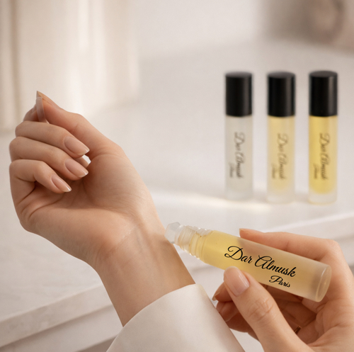 Signature misk - ثلاثة عطور مختارة بعناية، تم تطويرها بنسخة “مسك” ناعمة تدوم طويلاً، لتعكس نقاء العطر بروح أكثر دفئاً وأناقة.الحجم 10 ملي