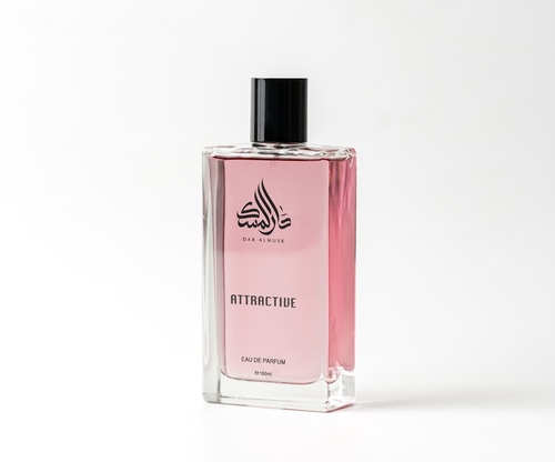 ATTRACTIVE - يتألق العطر مع توليفة عطرية مشوقة من المندرين واللوز الحلو ويليها قلب الكارميل وجوز الهند وتختمها القاعده بالمسك والڤانيليا
 السعة 100 ملي
