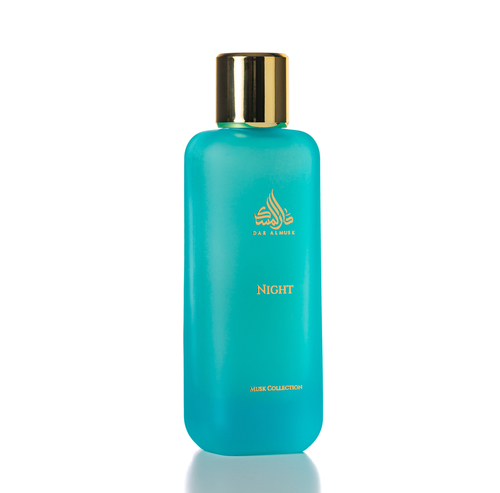 NIGHT MISK PERFUME - عطر يجمع بين نقاء المسك ودفء الفانيليا، ليمنحك إحساسًا ناعمًا وأنيقًا يدوم طوال اليوم. لمسة راقية تعبّر عن هدوء فخم وجاذبية لا تُنسى
