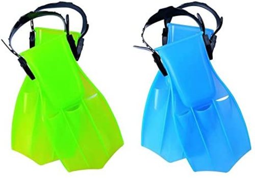 !Bestway Ocean Diver Swim Fins for Boy - -2 Various Colors - -3 To 6 Years Old 27012 - Contains: one set of diving fins (blue or green) as shown in pictures. Buying options: blue or green color. Rubber strap size (foot for fins): about 3-6 years old (can be adjusted).
 Product Overall Size: Length: About 11 in, Width about 5 in.