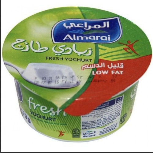 Yogurt - # روب المراعي: رحلة الطعم الأصيل من المزرعة إلى مائدتك 
 ## مقدمة 
 في عالم الألبان المتنوع، يبرز روب المراعي كنجم ساطع في سماء المنتجات الصحية واللذيذة. هذا المنتج الغني بالفوائد والنكهة الأصيلة يأخذنا في رحلة حسية إلى قلب الطبيعة، حيث تلتقي جودة المكونات بفن الصناعة التقليدية. 
 ## نشأة روب المراعي 
 روب المراعي ليس مجرد منتج عادي، بل هو ثمرة تراث عريق في صناعة الألبان. نشأ هذا الروب الفريد من رؤية تجمع بين الأصالة والابتكار، حيث تم الحفاظ على الطرق التقليدية في الإنتاج مع دمجها بأحدث التقنيات لضمان أعلى معايير الجودة والسلامة. 
 ## مميزات روب المراعي 
 ### الطعم الأصيل يتميز روب المراعي بنكهته الغنية والكريمية التي تنقل إحساس الطبيعة النقية إلى حواسك. هذا الطعم الفريد هو نتيجة استخدام أجود أنواع الحليب الطازج من مزارع مختارة بعناية. 
 ### القيمة الغذائية العالية يعد روب المراعي مصدرًا غنيًا بالبروتين والكالسيوم، بالإضافة إلى احتوائه على البكتيريا النافعة التي تعزز صحة الجهاز الهضمي. 
 ### تنوع الاستخدامات يمكن استخدام روب المراعي في مجموعة متنوعة من الوصفات، سواء في الأطباق الحلوة أو المالحة، مما يجعله إضافة مثالية لأي مطبخ. 
 ## فوائد صحية لا تحصى 
 ### تعزيز صحة الأمعاء تساهم البكتيريا النافعة الموجودة في روب المراعي في تحسين التوازن البكتيري في الأمعاء، مما يعزز الهضم ويقوي جهاز المناعة. 
 ### دعم صحة العظام بفضل محتواه العالي من الكالسيوم، يساعد روب المراعي في الحفاظ على قوة العظام وصحتها، خاصة للأطفال وكبار السن. 
 ### المساعدة في إنقاص الوزن يعتبر روب المراعي خيارًا مثاليًا لمن يتبعون نظامًا غذائيًا صحيًا، حيث أنه منخفض السعرات الحرارية وغني بالبروتين الذي يساعد على الشعور بالشبع لفترة أطول. 
 ## كيفية الاستمتاع بروب المراعي 
 - تناوله مباشرة كوجبة خفيفة مع إضافة الفواكه الطازجة أو المكسرات. - استخدامه كبديل صحي للكريمة الحامضة في الوصفات المختلفة. - إعداد صلصات لذيذة للسلطات أو الأطباق الرئيسية. - دمجه في العصائر الصحية لزيادة قيمتها الغذائية. 
 ## الخاتمة 
 روب المراعي ليس مجرد منتج غذائي، بل هو تجربة كاملة تجمع بين الطعم الرائع والفوائد الصحية العديدة. مع كل ملعقة، تستمتع بنكهة أصيلة وتغذي جسمك بمكونات عالية الجودة. سواء كنت تبحث عن إضافة صحية لنظامك الغذائي أو ترغب في الاستمتاع بطعم لذيذ، فإن روب المراعي هو خيارك الأمثل لتحقيق التوازن بين المتعة والصحة في حياتك اليومية.