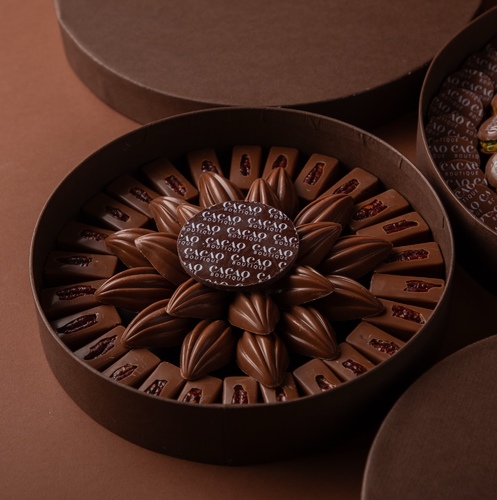 Brown S box - 500 g 2 kinds of chocolate   crunchy hazelnut and pecan caramel