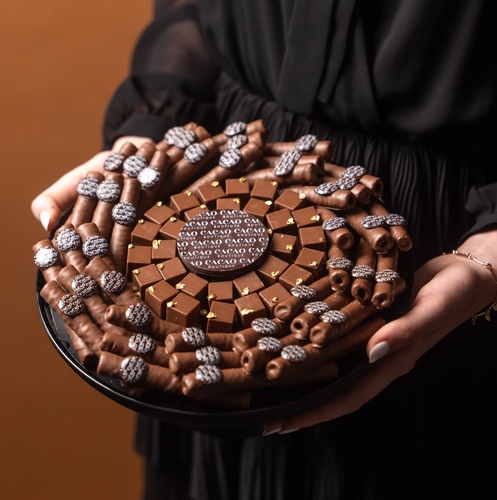 longo Tray - Crepe and gianduja  around 104 Pisces