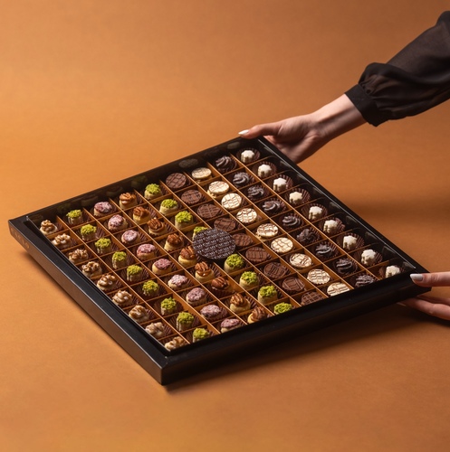 big box petitfour and goriba - 81 Pisces