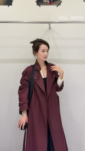 جاكيت عنابي