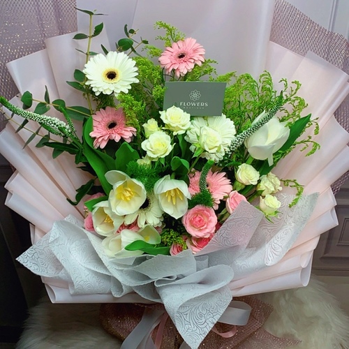 Big bouquet pink wrapping & net