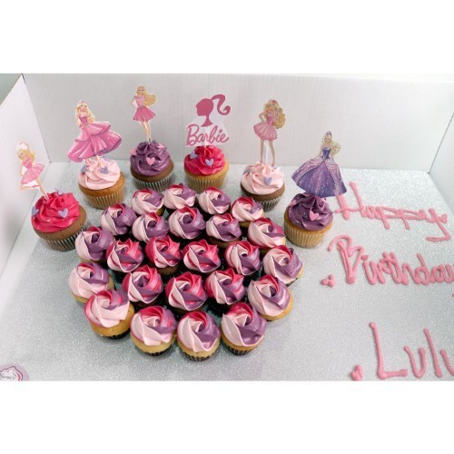 Barbies design - Mini cupcakes + big cupcakes Please keep your writing that you want on the board in the box below