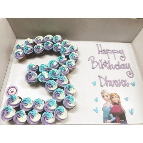 Number Frozen - 3 Dozens 

With picture of elsa & anna

Mini cupcakes Please keep your writing that you want on the board in the box below