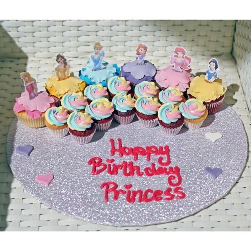 Disney princess design - mini cupcakes + big cupcakes  Please keep your writing that you want on the board in the box below