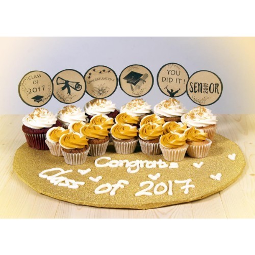 Graduation gold design - mini cupcakes + Big cupcakes Please keep your writing that you want on the board in the box below