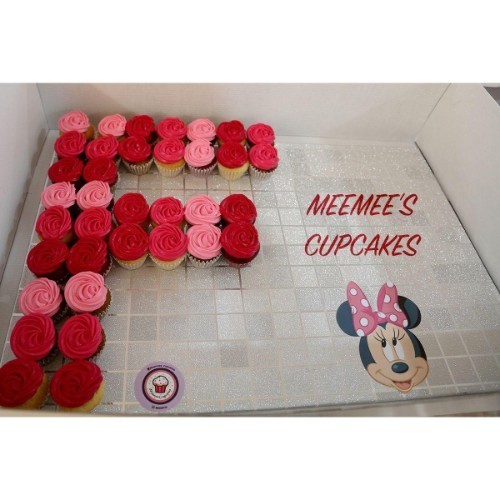 Letter 3 Dozens Minnie mouse - 3 Dozens 

Mini cupcakes Please keep your writing that you want on the board in the box below