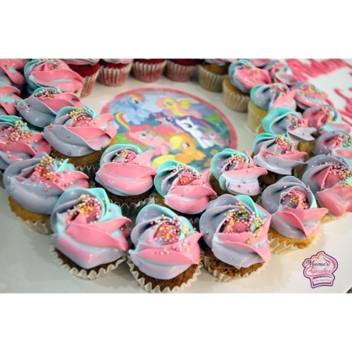 My little pony open round - 3 Dozens 

Mini cupcakes Please keep your writing that you want on the board in the box below