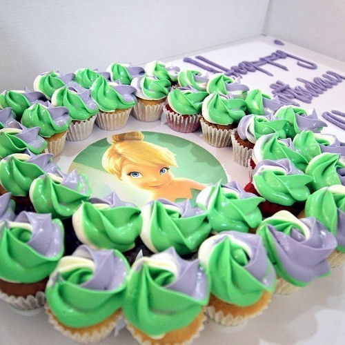 Tinkerbell open round - 3 Dozens 

Mini cupcakes Please keep your writing that you want on the board in the box below