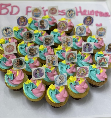 disney Princess flags - mini cupcakes Please keep your writing that you want on the board in the box below