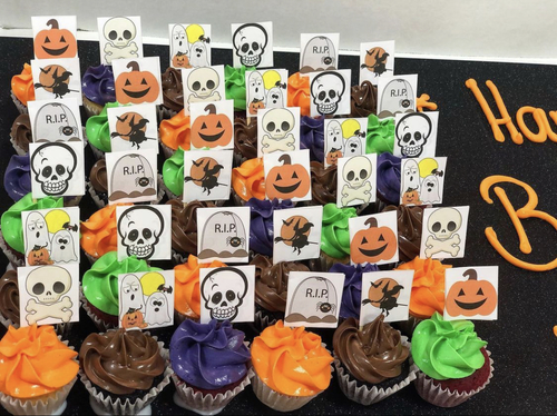 Halloween Flags - mini cupcakes Please keep your writing that you want on the board in the box below