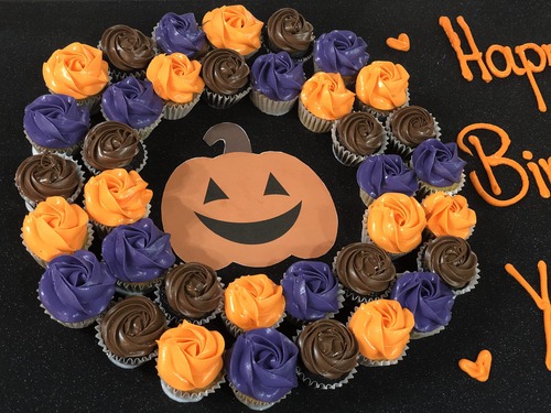 Halloween Pumpkin - 3 Dozens mini cupcakes Please keep your writing that you want on the board in the box below