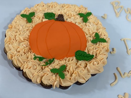 Pumpkin Shape - Mini Cupcakes Please keep your writing that you want on the board in the box below