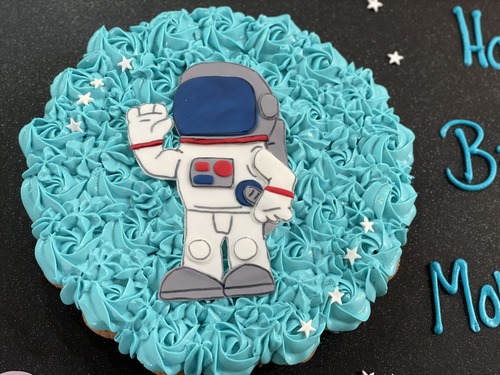 Astronaut - Mini Cupcakes Please keep your writing that you want on the board in the box below