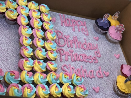 number + Disney Princess - 3 Dozens Mini cupcakes  + 6 big cupcakes Please keep your writing that you want on the board in the box below