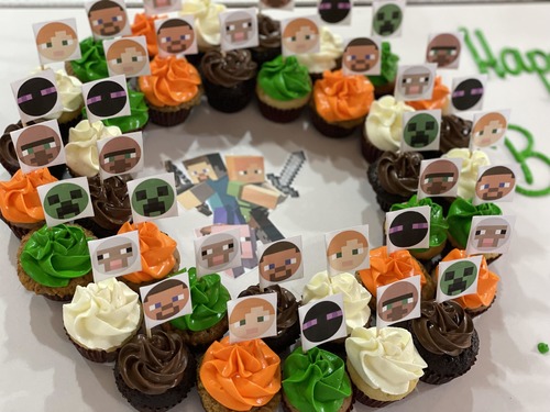 Mine craft flags + picture - 3 Dozens mini cupcakes Please keep your writing that you want on the board in the box below