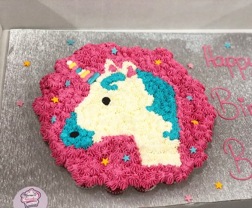 unicorn - mini cupcakes Please keep your writing that you want on the board in the box below