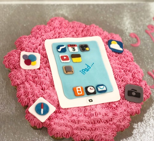 Ipad - mini cupcakes Please keep your writing that you want on the board in the box below