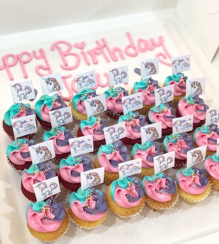 unicorn flags - mini cupcakes Please keep your writing that you want on the board in the box below