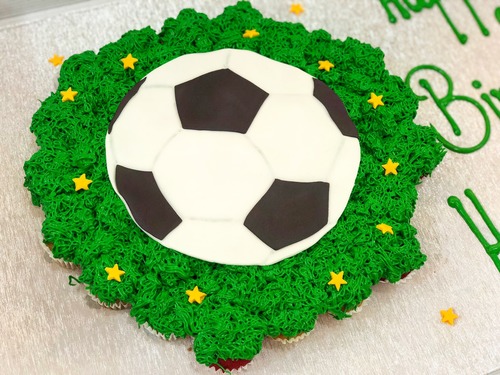 Football - mini Cupcakes Please keep your writing that you want on the board in the box below