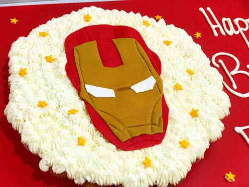 Iron man Face - mini cupcakes Please keep your writing that you want on the board in the box below