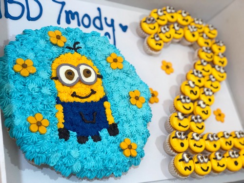 minions + number - 6 Dozens mini cupcakes Please keep your writing that you want on the board in the box below