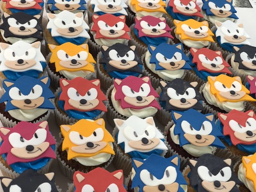 colorful Sonic - big cupcakes الرجاء ترك كتابة التي تريدها على  اللوحة في صندوق الملاحظات في الأسفل