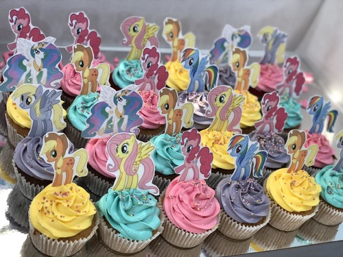 little pony big cupcakes - big cupcakes  Please keep your writing that you want on the board in the box below