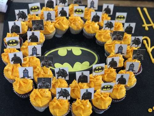 Batman Flags - 3 Dozens mini cupcakes Please keep your writing that you want on the board in the box below