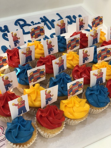 Lego Flags - mini cupcakes Please keep your writing that you want on the board in the box below