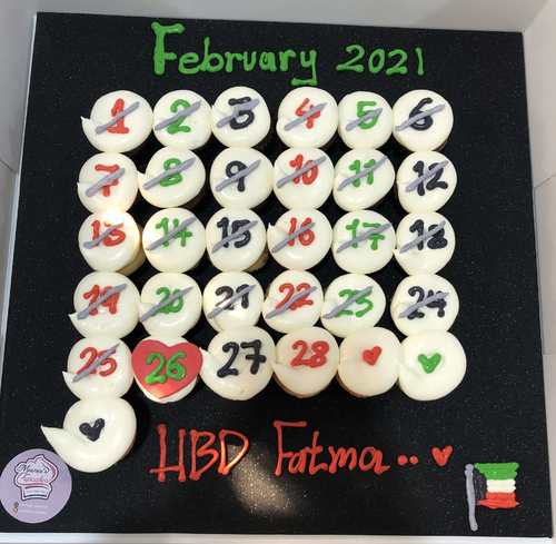 Kuwait Calendar - 31 mini cupcakes Please keep your writing that you want on the board in the box below