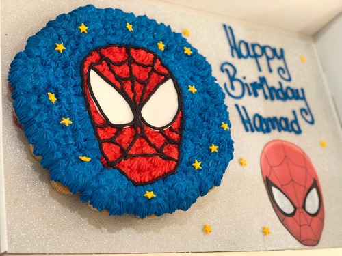 Spiderman - 3 Dozens mini cupcakes Please keep your writing that you want on the board in the box below