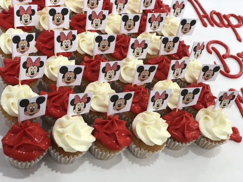 Mickey & Minnie Mouse Flags - mini cupcakes Please keep your writing that you want on the board in the box below