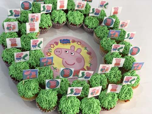 peppa pig flags - 3 Dozens mini cupcakes Please keep your writing that you want on the board in the box below