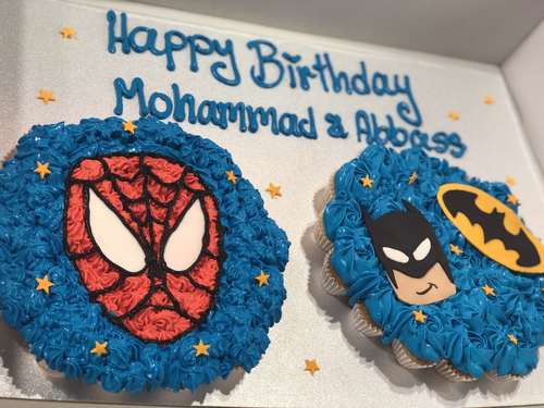 batman - superman - 4 Dozens mini cupcakes Please keep your writing that you want on the board in the box below