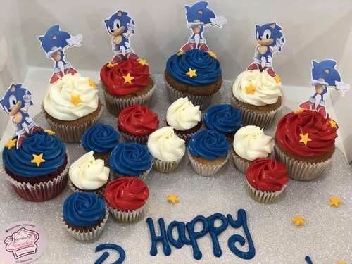 Sonic - Big cupcakes + mini cupcakes Please keep your writing that you want on the board in the box below