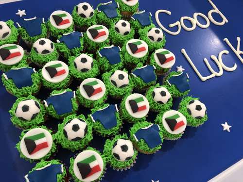 Kuwait national team - mini cupcakes Please keep your writing that you want on the board in the box below