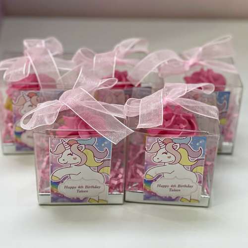 Unicron Giveaway - mini box minimum order 12 boxes size : 8cm Light pink ribbon Light pink cream Please keep your writing that you want on the Sticker in the box below