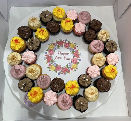 New Year Special flavors - 3 Dozens mini cupcakes Please keep your writing that you want on the board in the box below