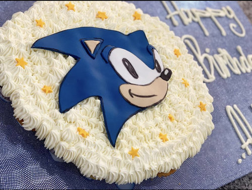 blue sonic - mini cupcakes Please keep your writing that you want on the board in the box below