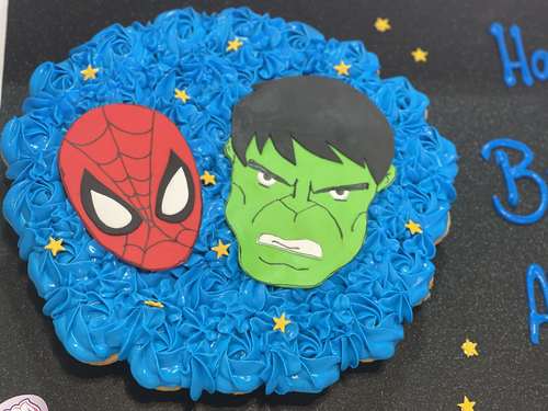 Spiderman & Hulk - mini cupcakes Please keep your writing that you want on the board in the box below