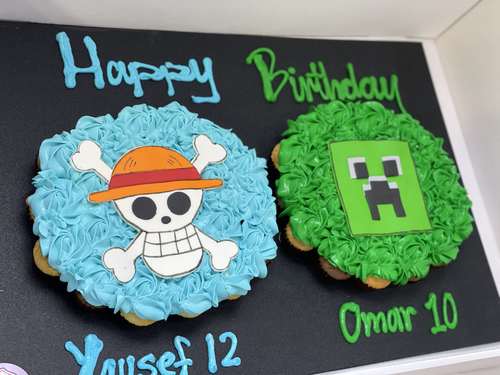 one Piece + mine craft - 4 Dozens mini cupcakes Please keep your writing that you want on the board in the box below